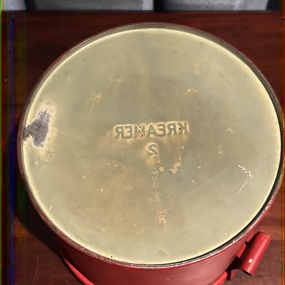 Vintage Painted Kreamer 2 Tin Canister with Hinged Latched Lid - Picture 6 of 15